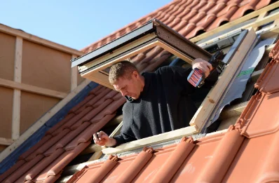 Pose de fenêtres de toit Velux à Crèche